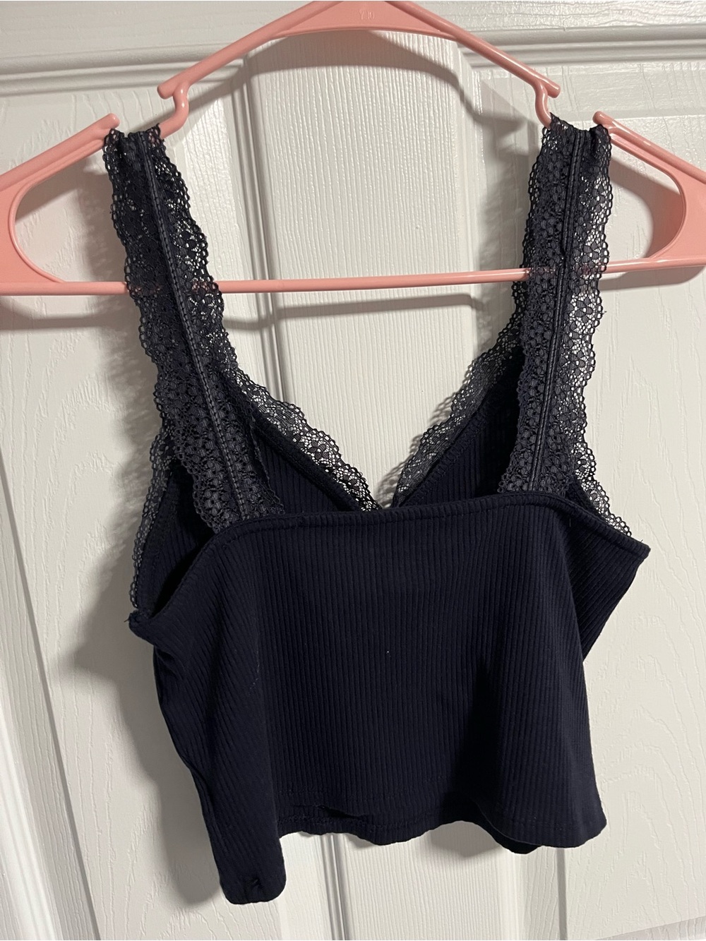 American Eagle Black Ribbed Lace-Trim Tank - Picture 2 of 3